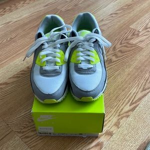 Women’s Nike Air Max 90